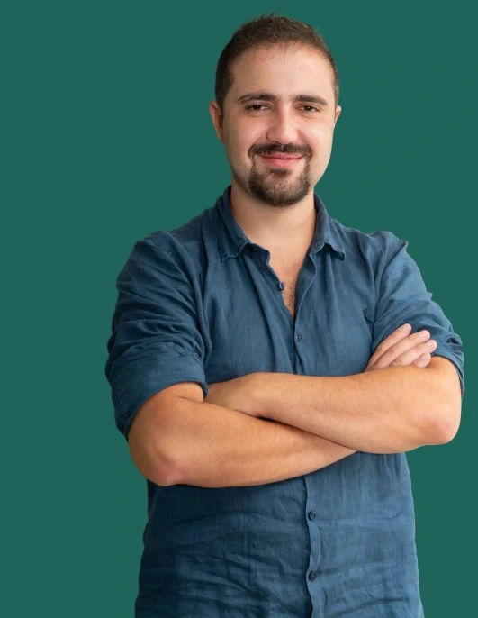 Gabriel, Diretor Geral Administrativo.