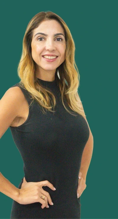 Carol, Diretora de Comunicação & Marketing.
